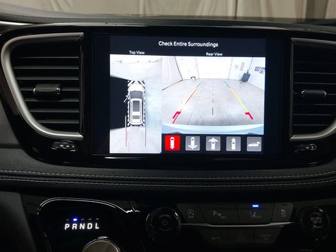 New 2026 Chrysler Pacifica Select image 36