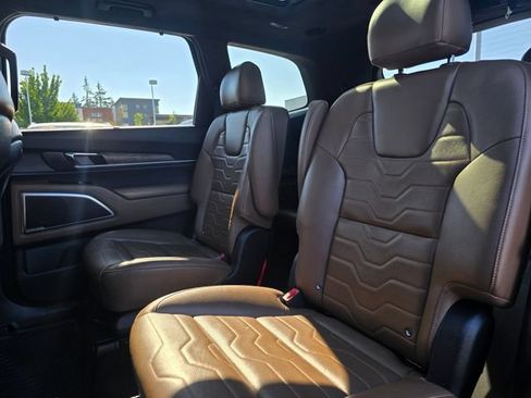 Used 2021 Kia Telluride SX w/ SX Prestige Package AWD/4WD image 23
