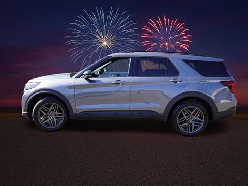Used 2025 Ford Explorer ST-Line w/ ST-Line Street Pack AWD/4WD image 9