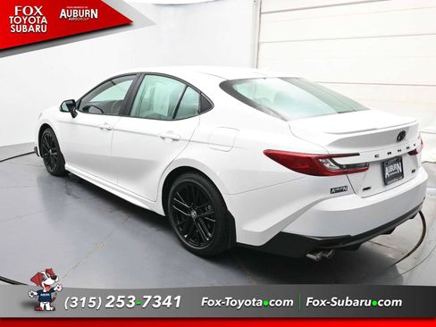 Used 2025 Toyota Camry SE w/ Convenience Package FWD image 17