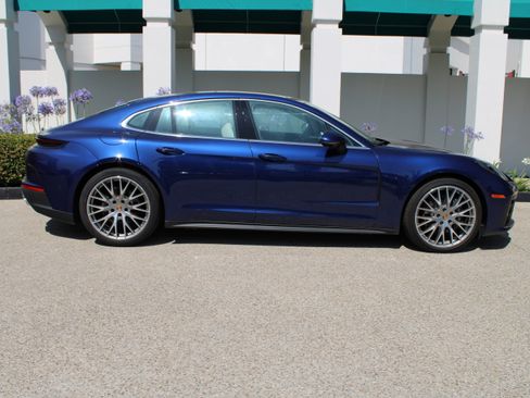 Certified 2024 Porsche Panamera 4 image 8