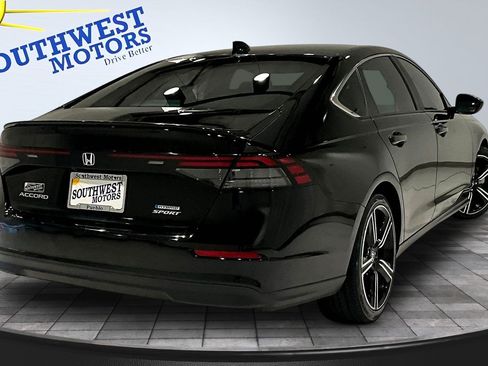 Used 2024 Honda Accord Sport image 7