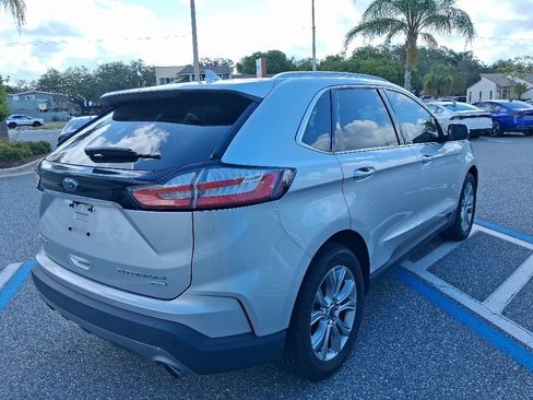 Used 2019 Ford Edge Titanium FWD image 5