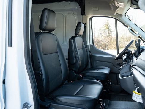 New 2026 Ford Transit 250 148 Medium Roof RWD image 22