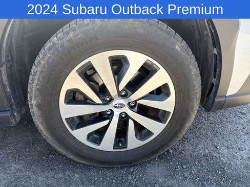 Used 2024 Subaru Outback Premium AWD/4WD image 19