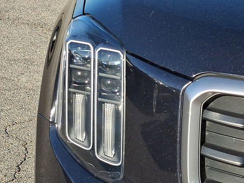 Used 2025 Kia Telluride S AWD/4WD image 11