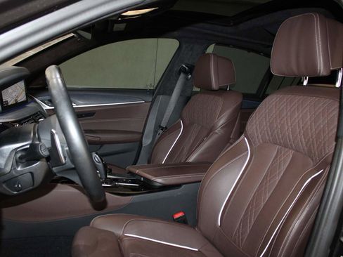 Certified 2023 BMW M550i xDrive w/ Dynamic Handling Package image 13