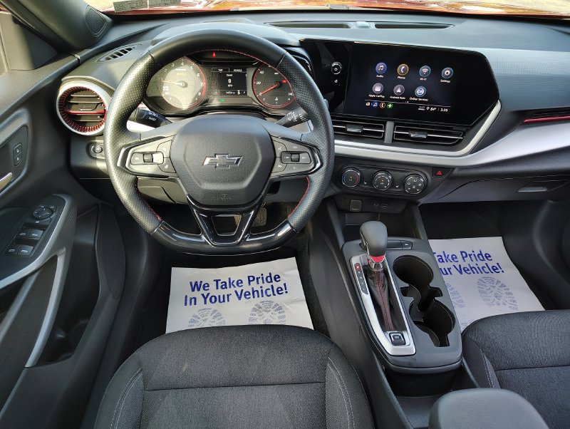 Used 2024 Chevrolet Trax RS w/ Sunroof Package FWD image 47
