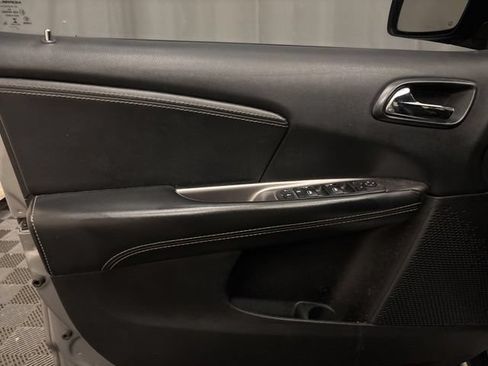Used 2017 Dodge Journey Crossroad FWD image 10