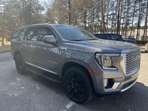 Used 2021 GMC Yukon Denali image 2