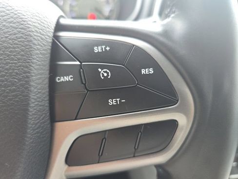 Used 2020 Jeep Cherokee Limited AWD/4WD image 21