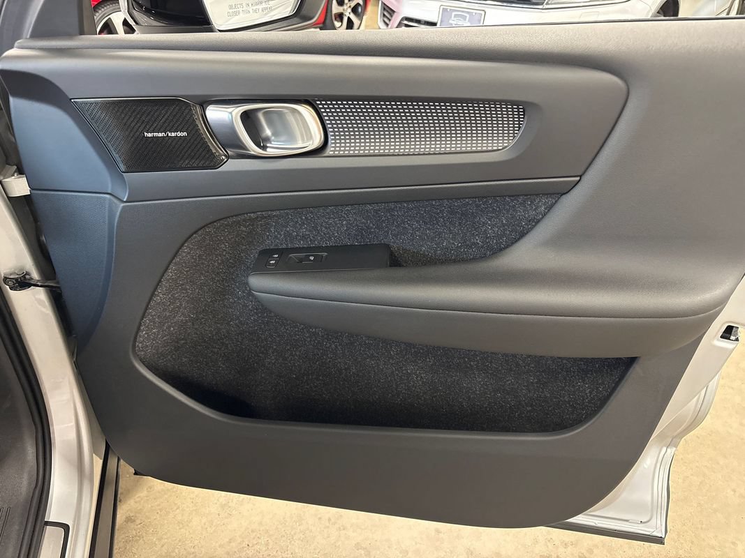 Used 2019 Volvo XC40 T5 R-Design AWD/4WD image 54