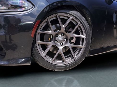 Used 2019 Dodge Charger R/T w/ Plus Group RWD image 4