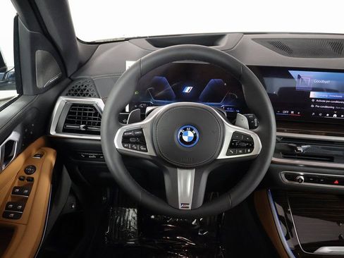 New 2026 BMW X5 xDrive50e w/ Executive Package image 3