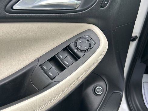 Used 2020 Buick Encore GX Essence w/ Experience Buick Package AWD/4WD image 10