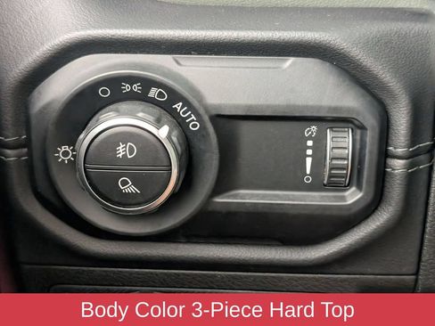 Used 2024 Jeep Gladiator Mojave AWD/4WD image 15