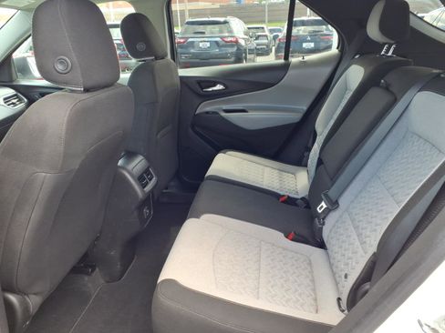 Used 2022 Chevrolet Equinox LS w/ LS Convenience Package FWD image 25