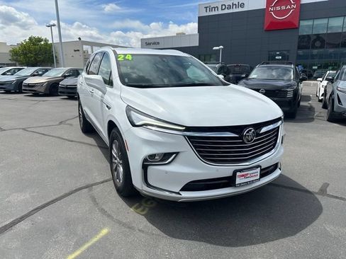 Used 2024 Buick Enclave Premium AWD/4WD image 2