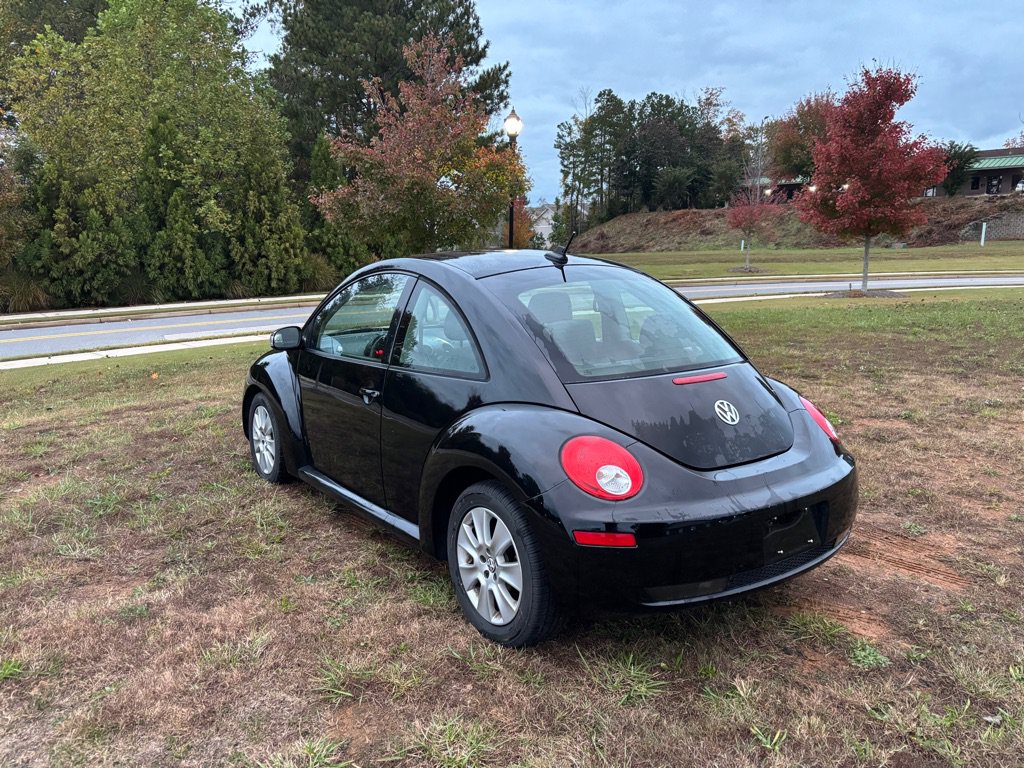 Used 2009 Volkswagen Beetle S FWD image 7