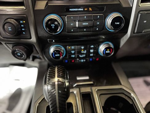 Used 2018 Ford F150 Raptor w/ Equipment Group 802A Luxury image 17