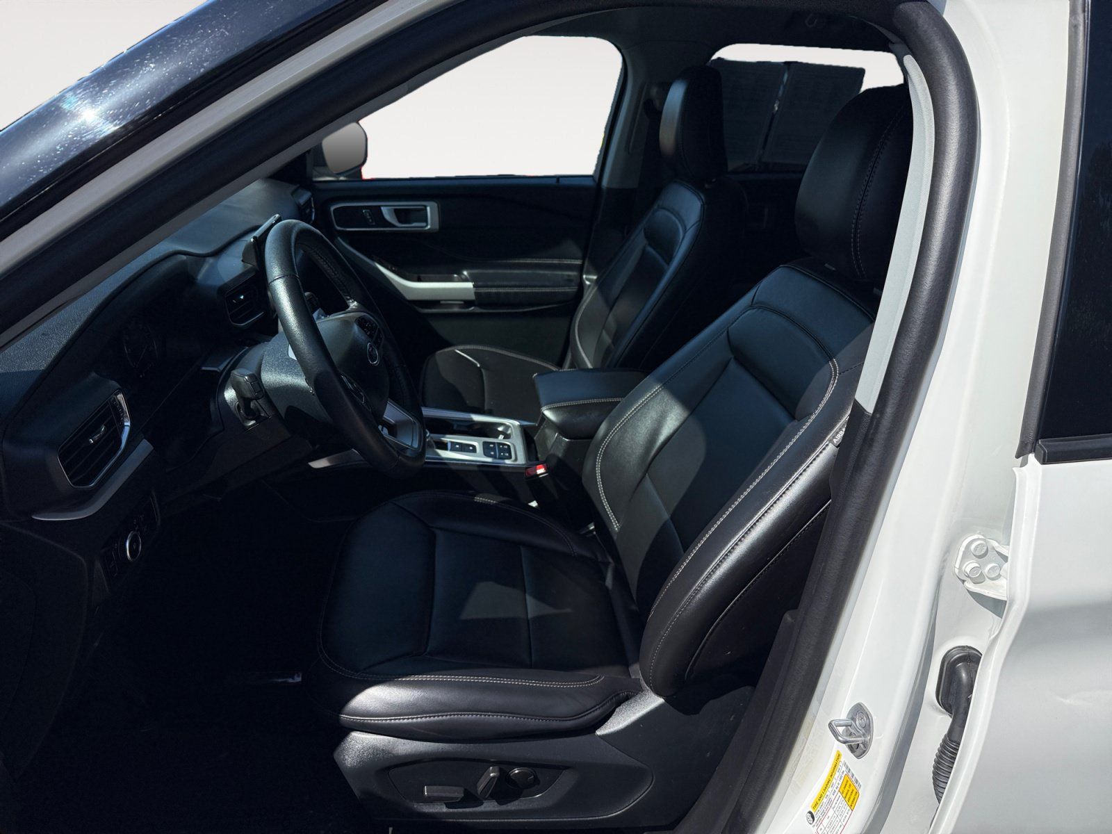 Certified 2023 Ford Explorer XLT w/ Equipment Group 202A RWD image 10