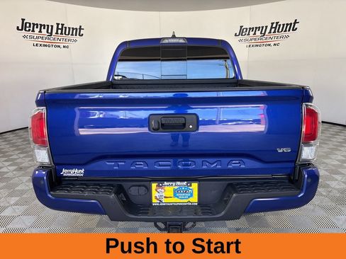 Used 2022 Toyota Tacoma TRD Sport w/ Technology Package image 6