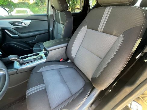 Used 2025 Chevrolet Blazer LT FWD image 37