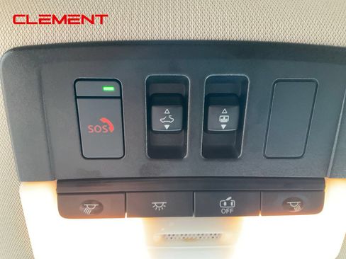 Used 2023 Nissan Pathfinder Platinum AWD/4WD image 16