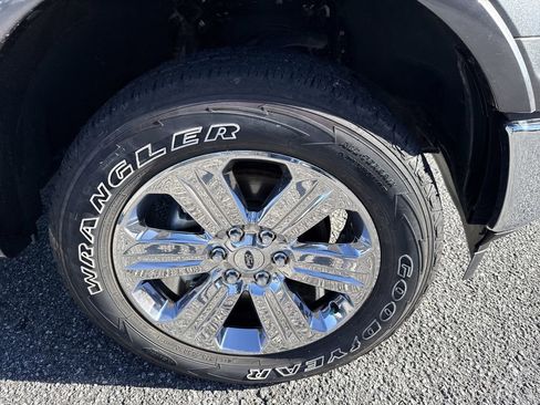 Used 2020 Ford F150 Lariat w/ Equipment Group 502A Luxury image 12