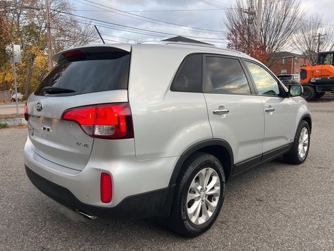 Used 2015 Kia Sorento EX w/ EX V6 Touring Package image 4