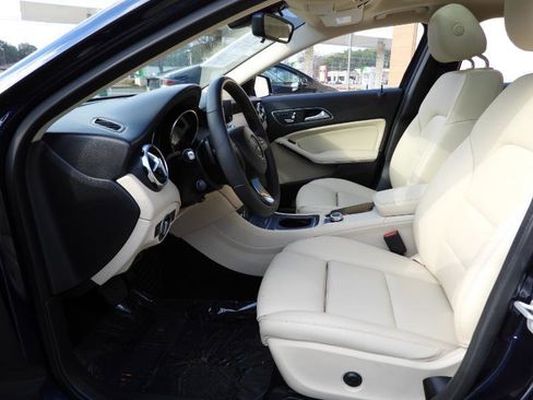 Used 2018 Mercedes-Benz GLA 250 image 44