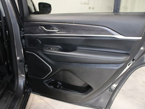 Used 2021 Jeep Grand Cherokee L Limited image 30