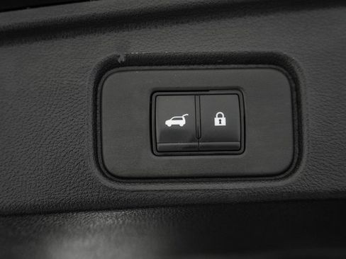 Used 2024 Nissan Pathfinder Platinum w/ Black Appearance Package image 10