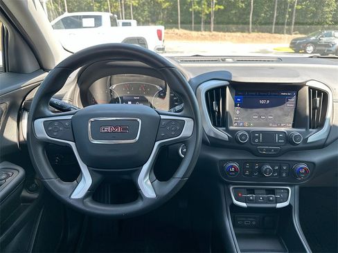 New 2024 GMC Terrain SLE w/ Driver Convenience Package image 19