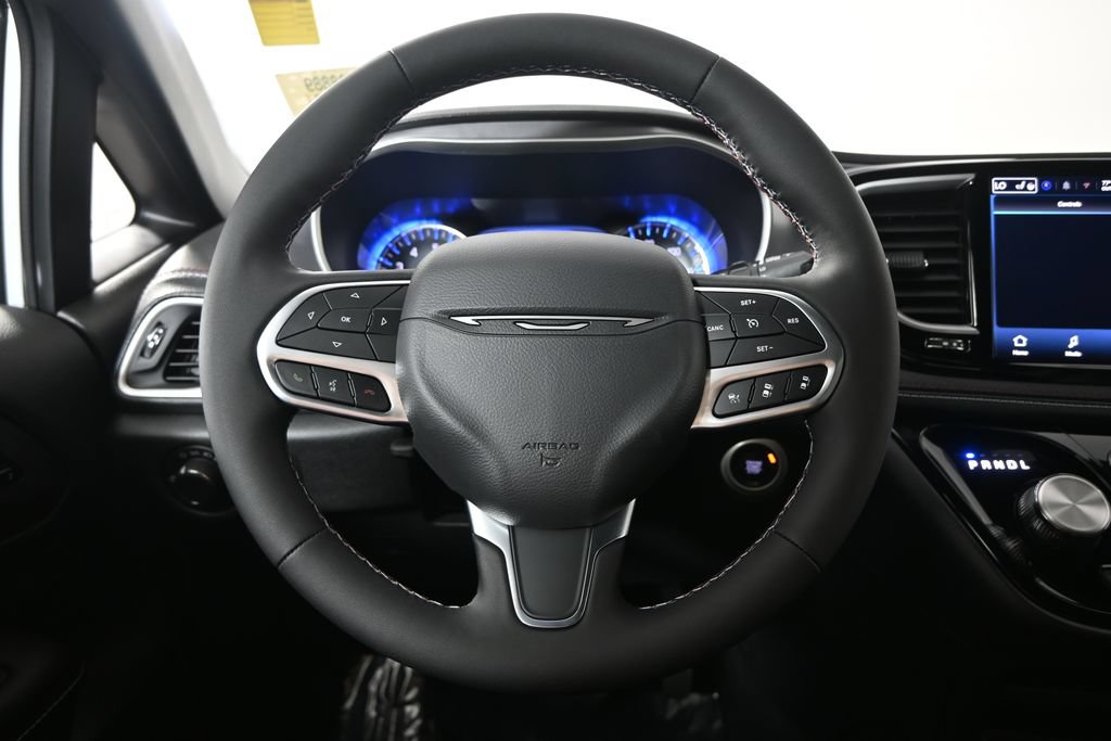 New 2027 Chrysler Pacifica Select AWD/4WD image 33