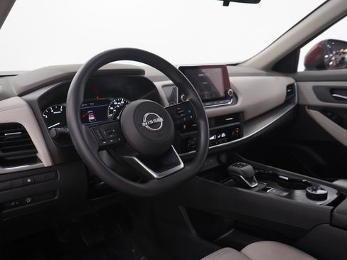 Used 2023 Nissan Rogue SV AWD/4WD image 24