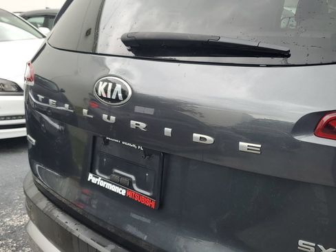 Used 2020 Kia Telluride SX w/ SX Prestige Package AWD/4WD image 8