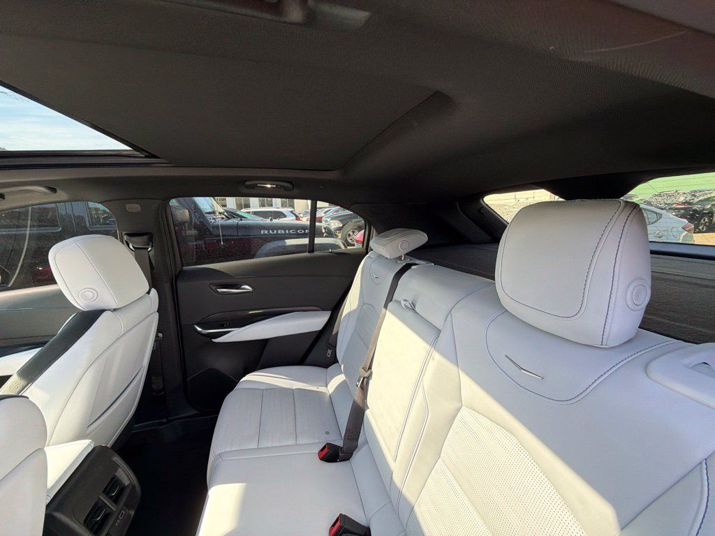 Used 2024 Cadillac XT4 Sport AWD/4WD image 12