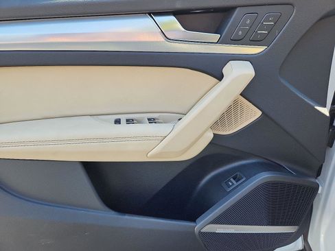 Used 2025 Audi Q5 Prestige w/ Prestige Package image 12