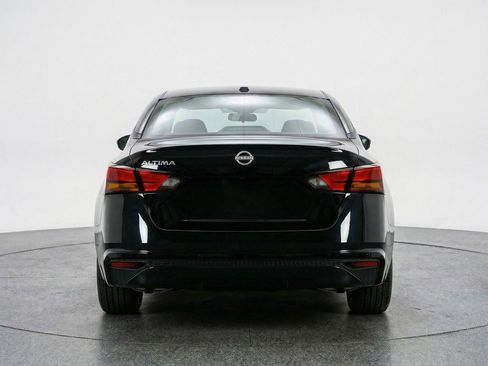 Used 2025 Nissan Altima 2.5 SV image 7