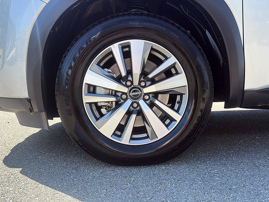 Certified 2025 Nissan Pathfinder SL AWD/4WD image 9