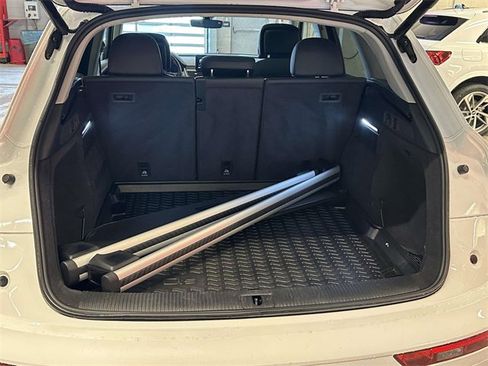 Used 2020 Audi Q5 2.0T Premium w/ Convenience Package image 13