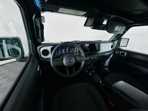 Used 2024 Jeep Wrangler Willys image 18