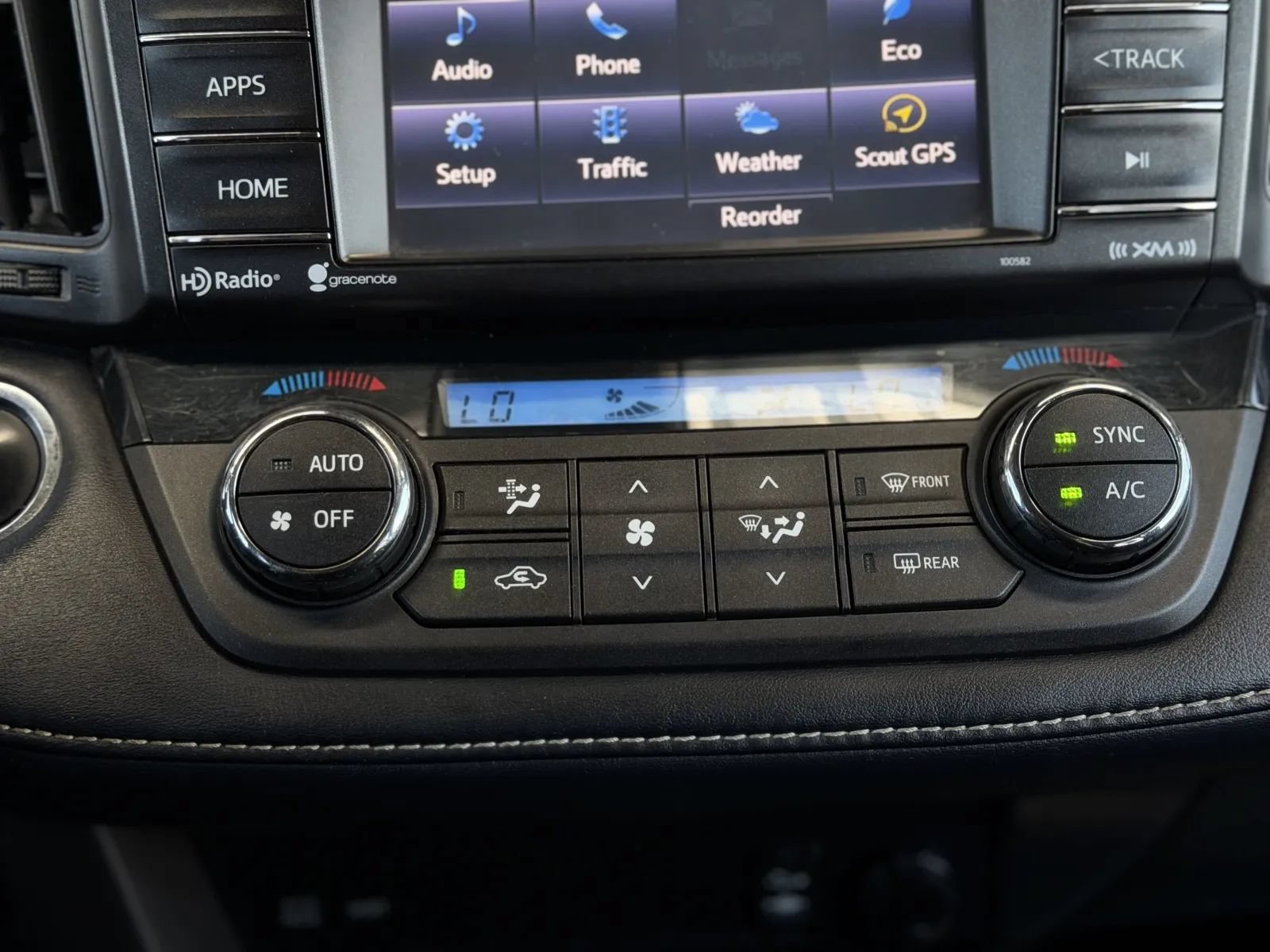 Used 2018 Toyota RAV4 XLE AWD/4WD image 32