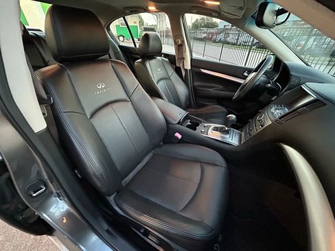 Used 2012 INFINITI G37 Journey w/ Premium Pkg image 13