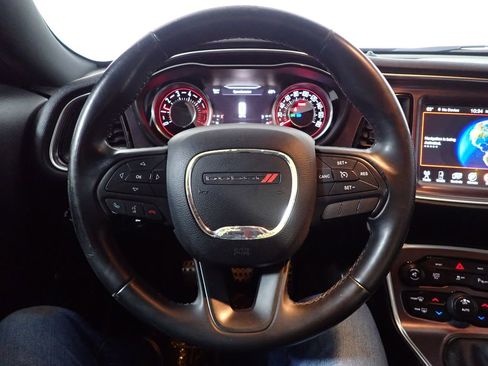 Used 2015 Dodge Challenger R/T Scat Pack w/ Scat Pack Stripe Group image 33