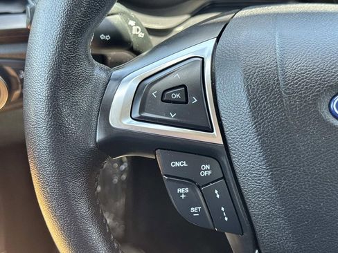 Used 2019 Ford Fusion Energi Titanium FWD image 10