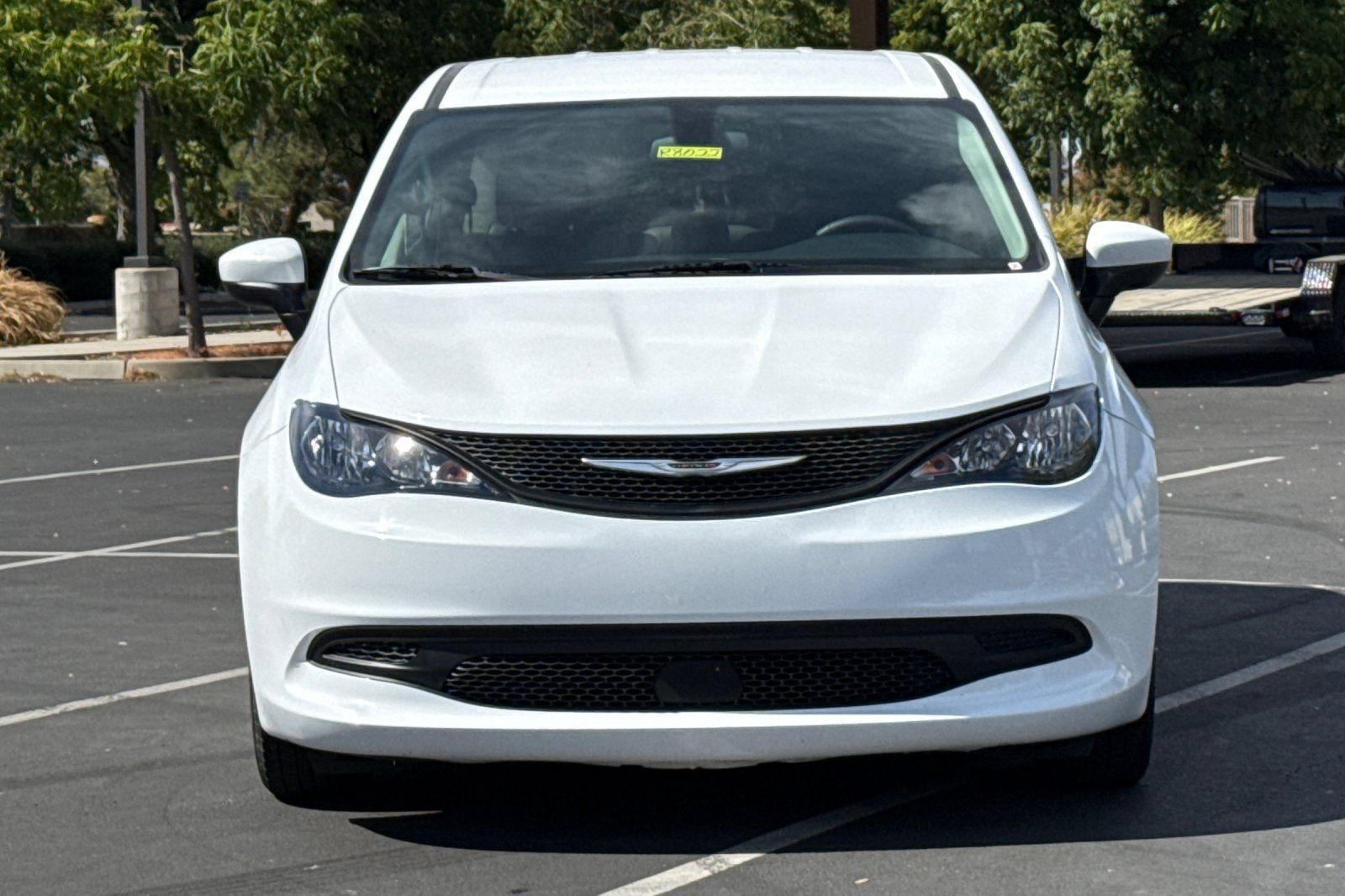 Used 2022 Chrysler Voyager LX FWD image 7