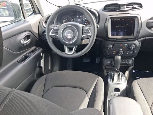 Used 2023 Jeep Renegade Latitude AWD/4WD image 8