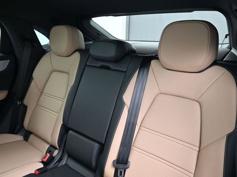 Used 2026 Porsche Cayenne Coupe image 6